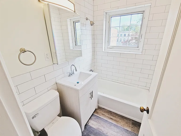 28 Saint Paul St #5 — Photo 9
