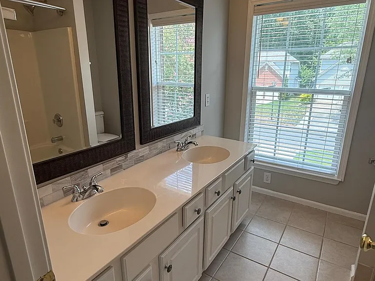 8816 Stags Leap Ct — Photo 22