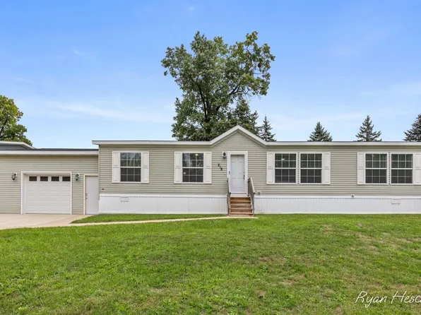 218 Whispering Creek Dr, Ionia, MI 48846