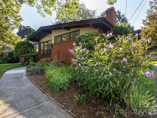 1526 Briarfield Dr, Charlotte, NC 28205