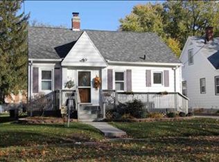 821 Hammond Ave, Waterloo, IA 50702