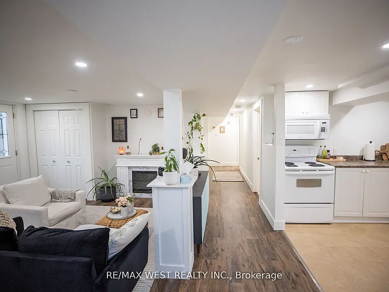 93 Peel St #2 — Photo 14