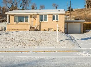 112 5th St NE, Mandan, ND 58554