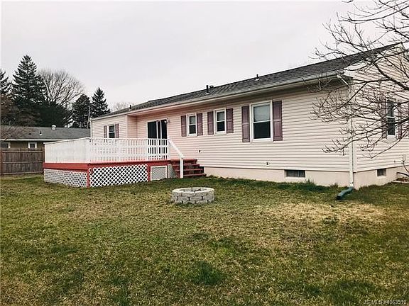 3rd image of 605 Helen St