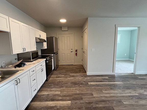 3rd image of 34 South St #4