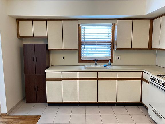 4th image of 490 Alverson Ave #B