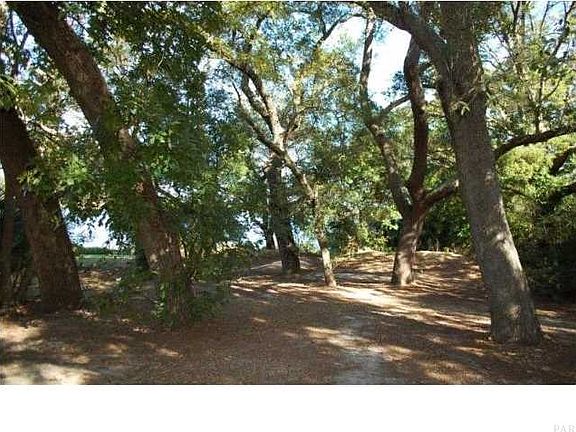 2nd image of 819 Bayou Blvd