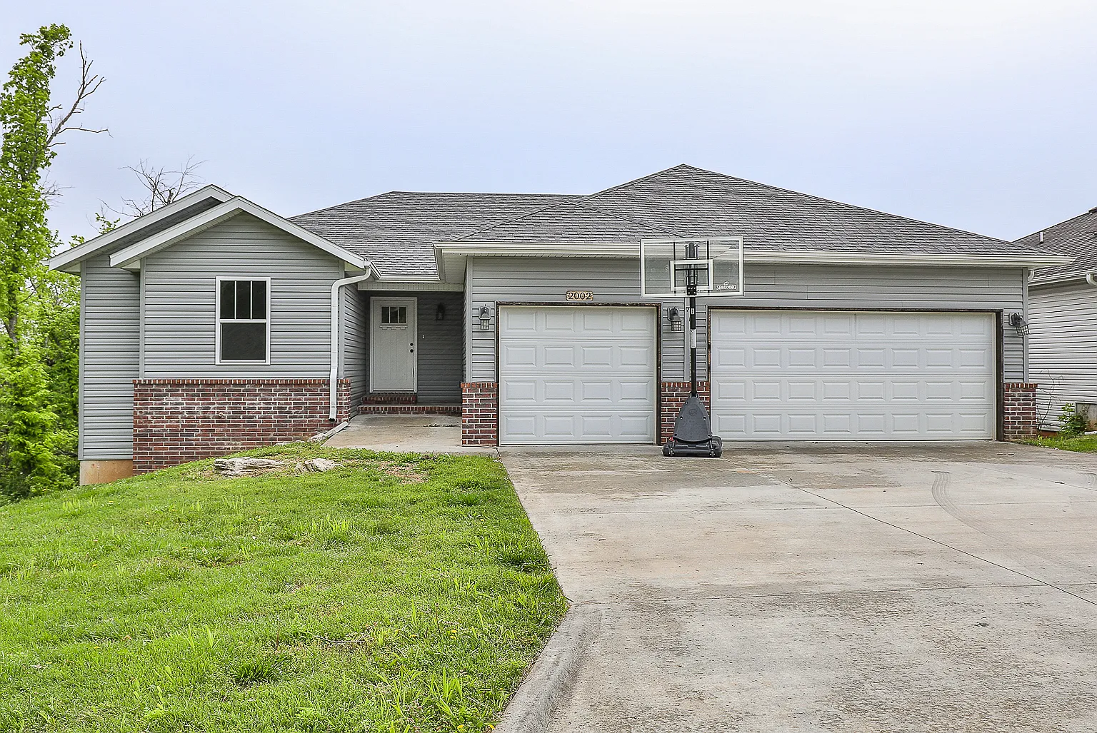 6 bed, 2780 sqft, $2,925 — Photo 1