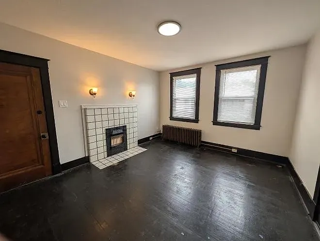 2 bed, $900 — Photo 2