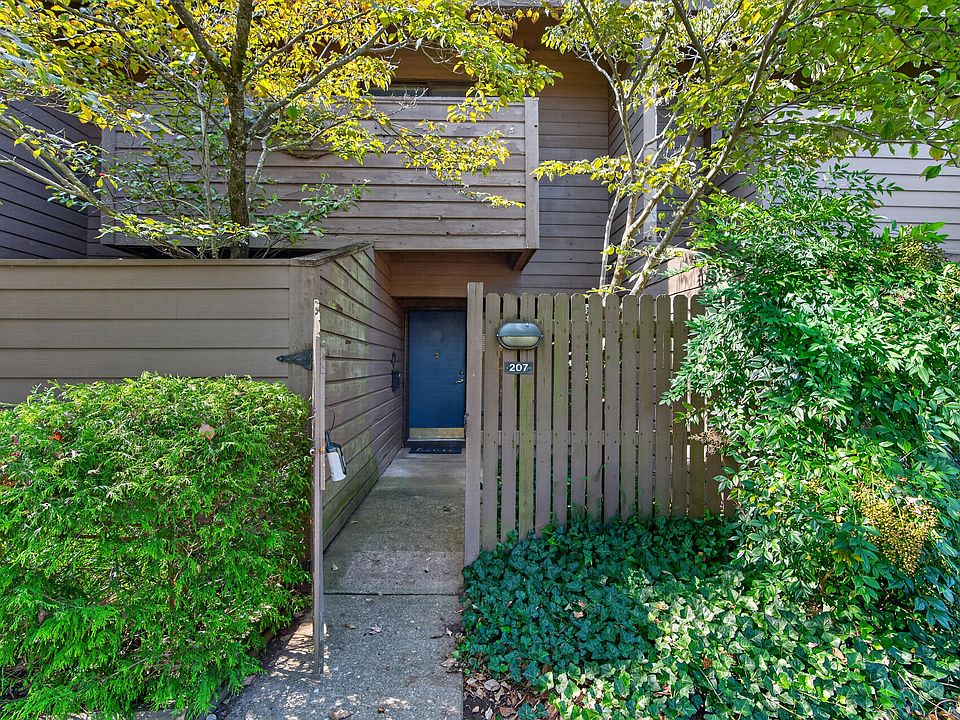 1st image of 750 Shaker Dr APT 207