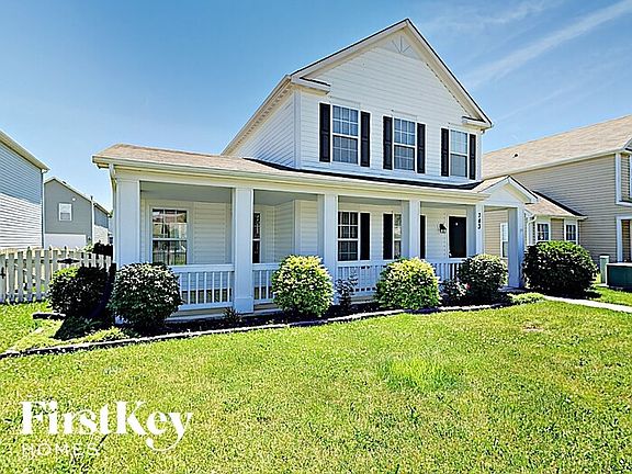 2nd image of 743 Hawthorne Ln