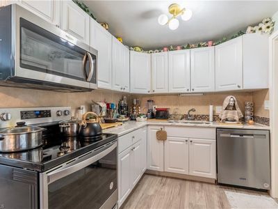 1360 5th AVE N, Naples, FL, 34102