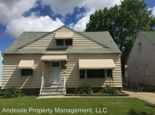 13105 Oak St, Garfield Heights, OH 44125