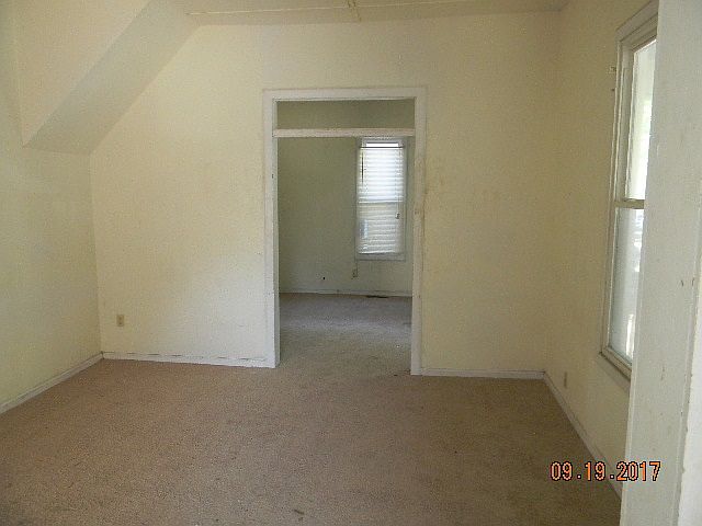 2nd image of 1015 S Topeka Ave