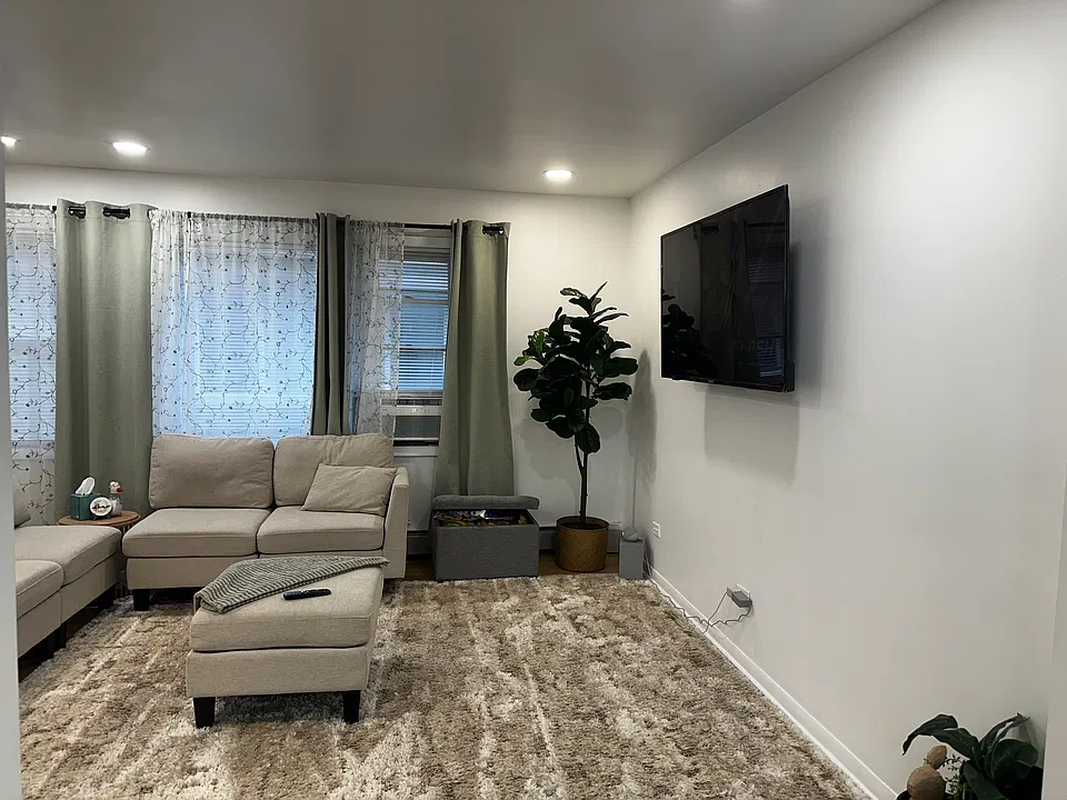 5121 W Diversey Ave #3N