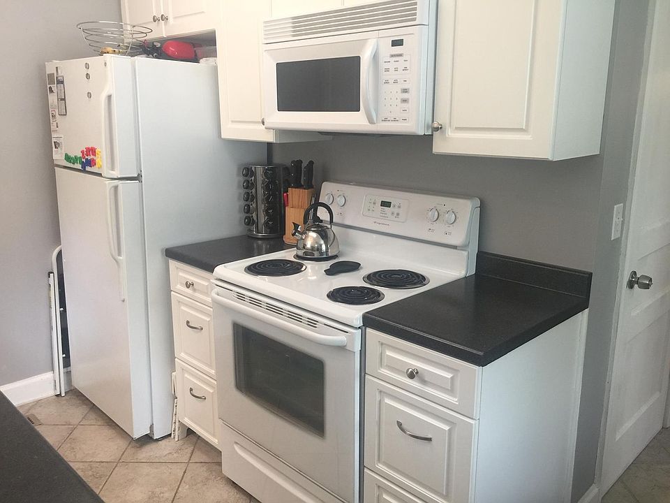 2nd image of 883 Kipling Dr