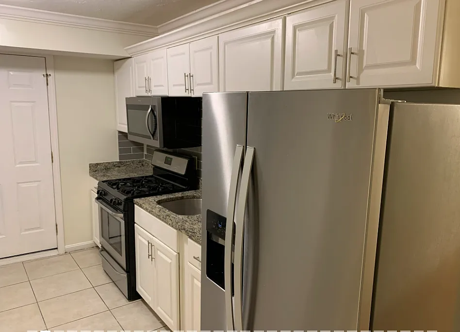 1 bed, 1100 sqft, $1,200 — Photo 2