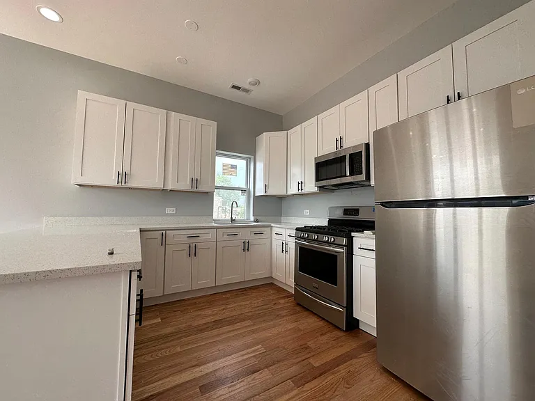 2740 W Jackson Blvd #2 — Photo 2