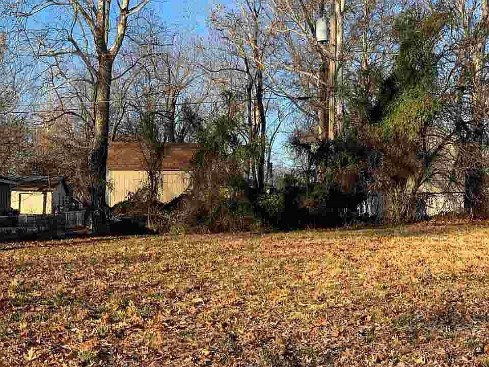 2nd image of 1021 Spruce St