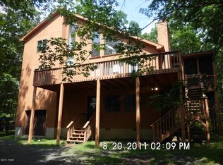 1553 Woodbridge Dr E, Bushkill, PA 18324