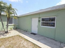 45 W Langsner St, Englewood, FL