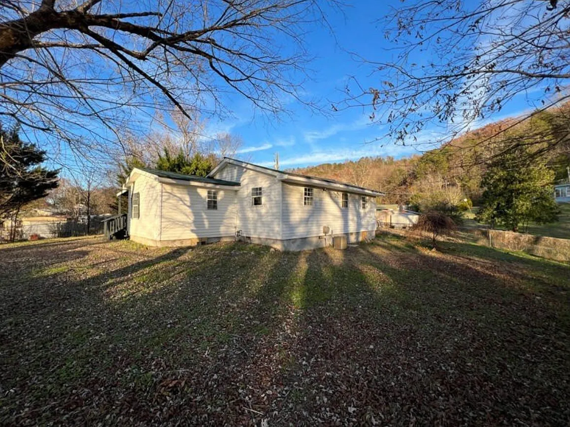 326 Inman St — Photo 2