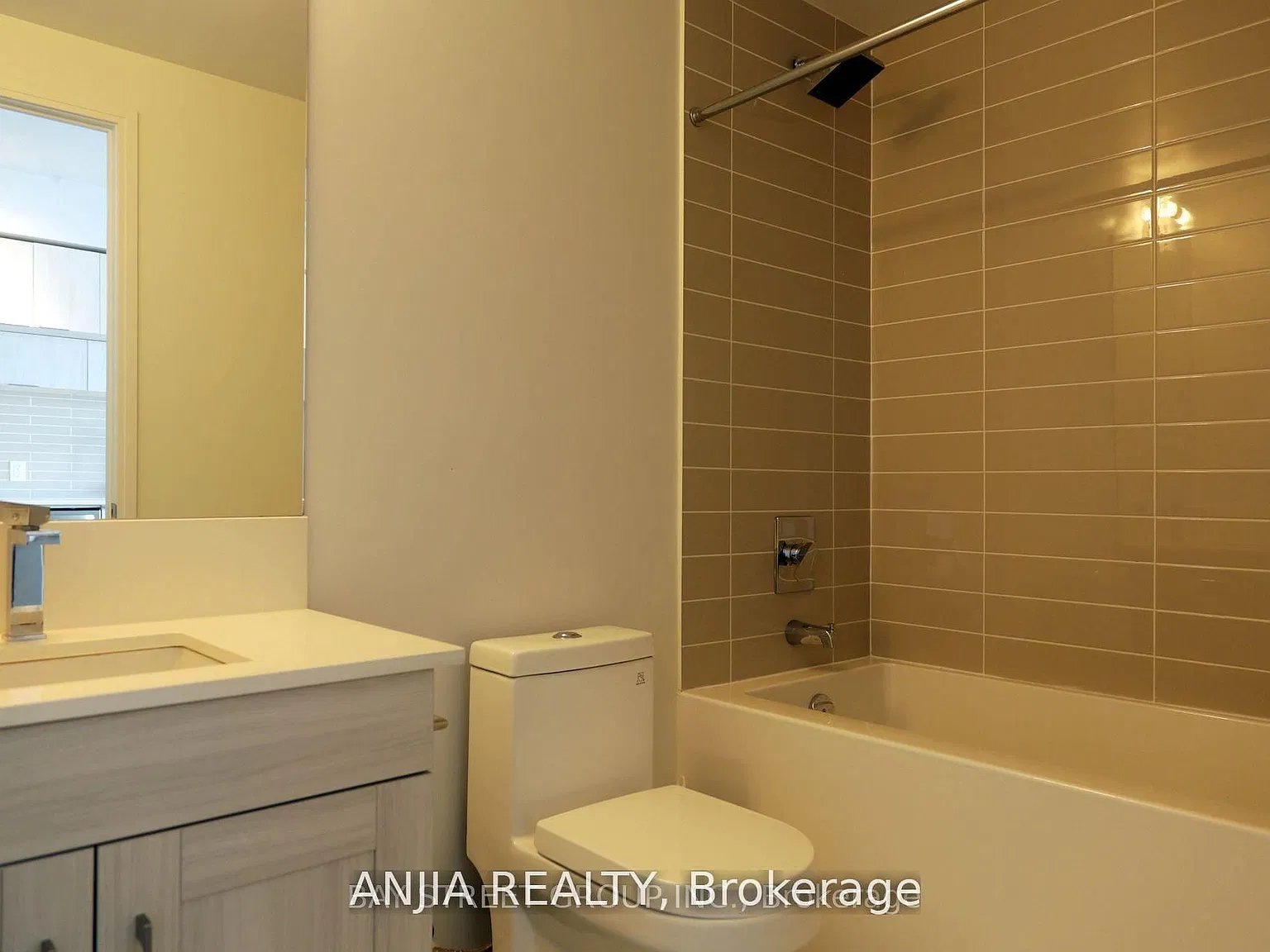 1 bed, $1,300 — Photo 2