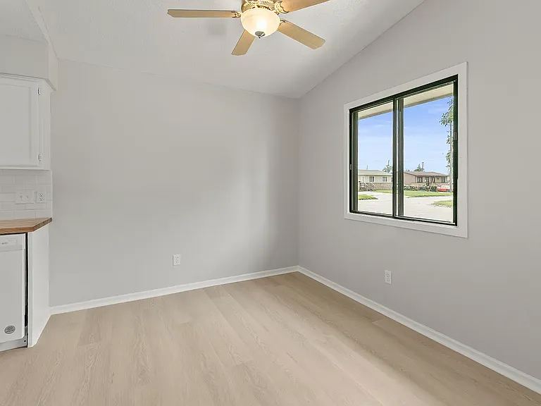721 S 18th St — Photo 11