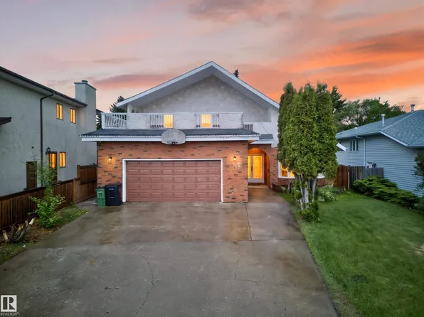 34 Grand Meadow Cres NW, Edmonton, AB T6L 1A2