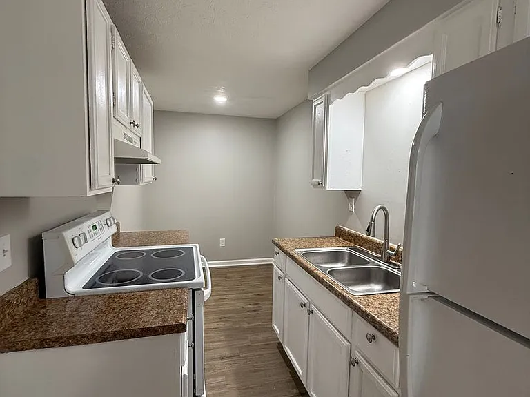 204 Easter Rd — Photo 6