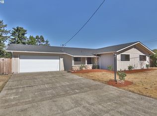 1997 Oak St, North Bend, OR 97459