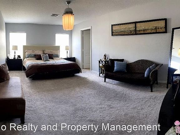 5th image of 2107 Woodsedge Dr