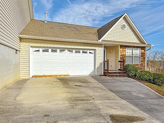 2nd image of 6355 Sky Song Ln