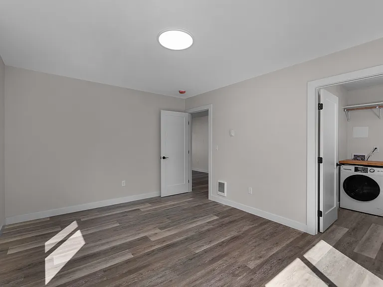 223 SE Thomas St #1 — Photo 12