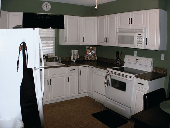 2nd image of 405 Pilaklakaha Ave