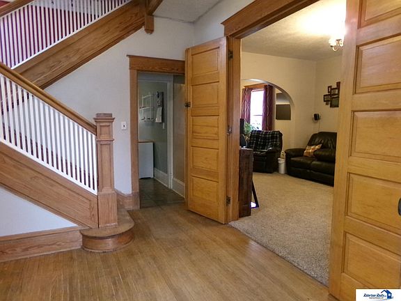 4th image of 724 N 10th St