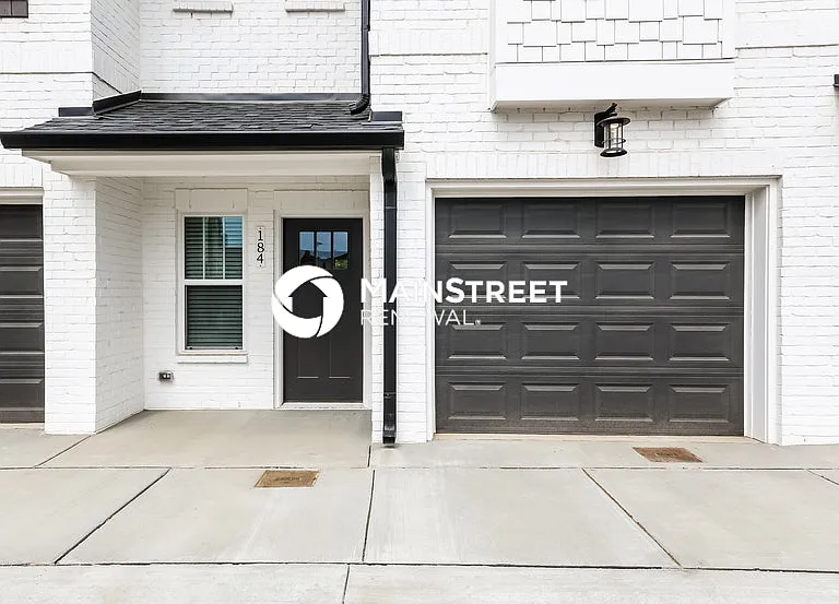 136 Noble Park Cir — Photo 2