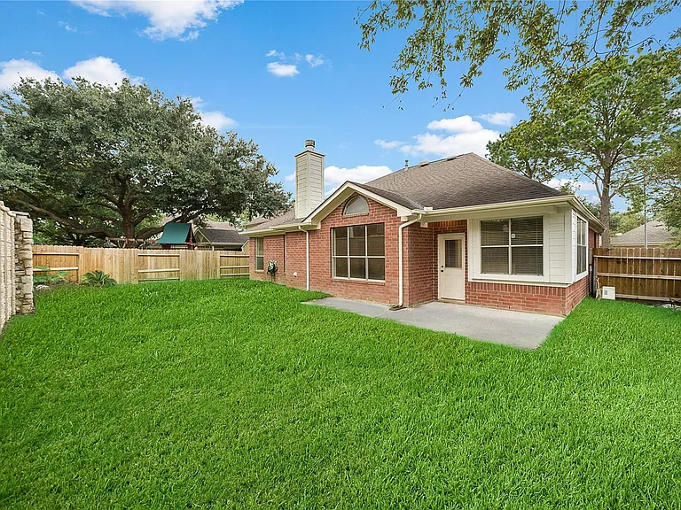 18423 Cobblestone Dr — Photo 10