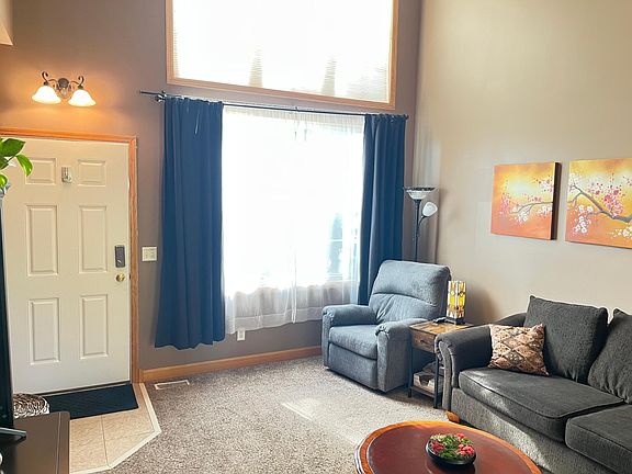 3rd image of 9174 Overlook Ln