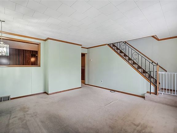 5th image of 704 Redwood Dr