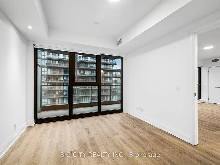 36 Brentcliffe Rd #801 — Photo 13