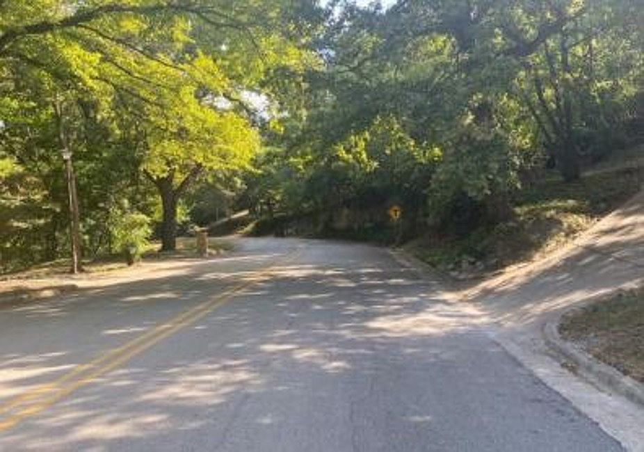 2nd image of 916 Sleepy Hollow Dr