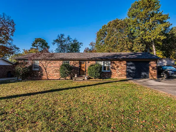 421 Proctor Trl, Bowling Green, KY 42101