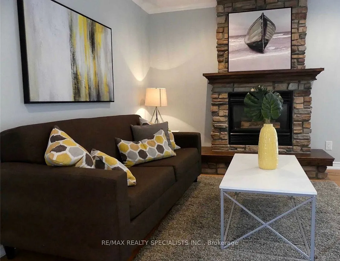 2 bed, $2,100 — Photo 2