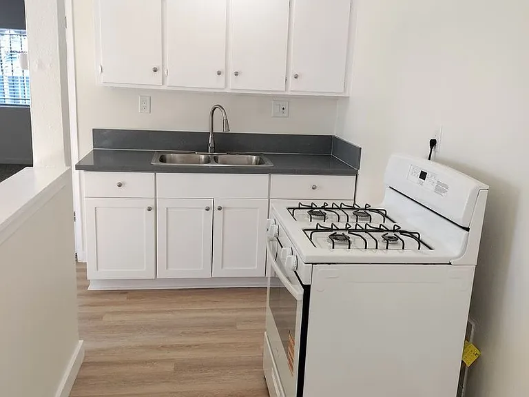 12511 Morningside Ave — Photo 1