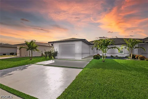 1700 SW Santa Barbara Pl Photo 1