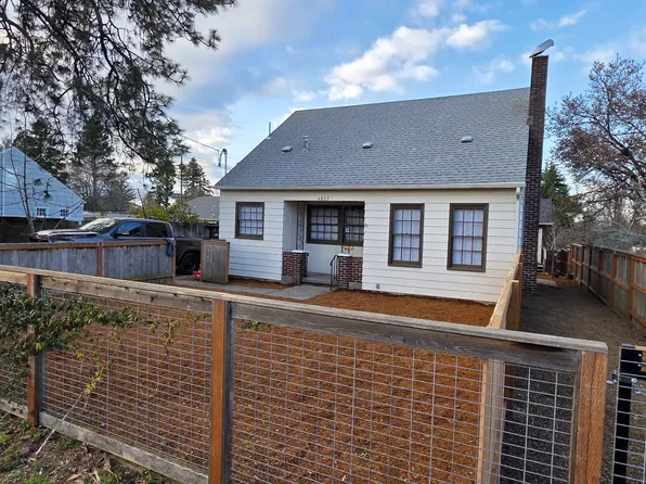 6825 NE Prescott St Unit A, Portland, OR 97218