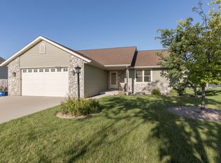 W204N16323 Jackson Dr, Jackson, WI 53037