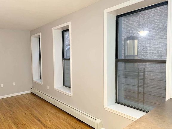 5th image of 453 W 125th St APT 4