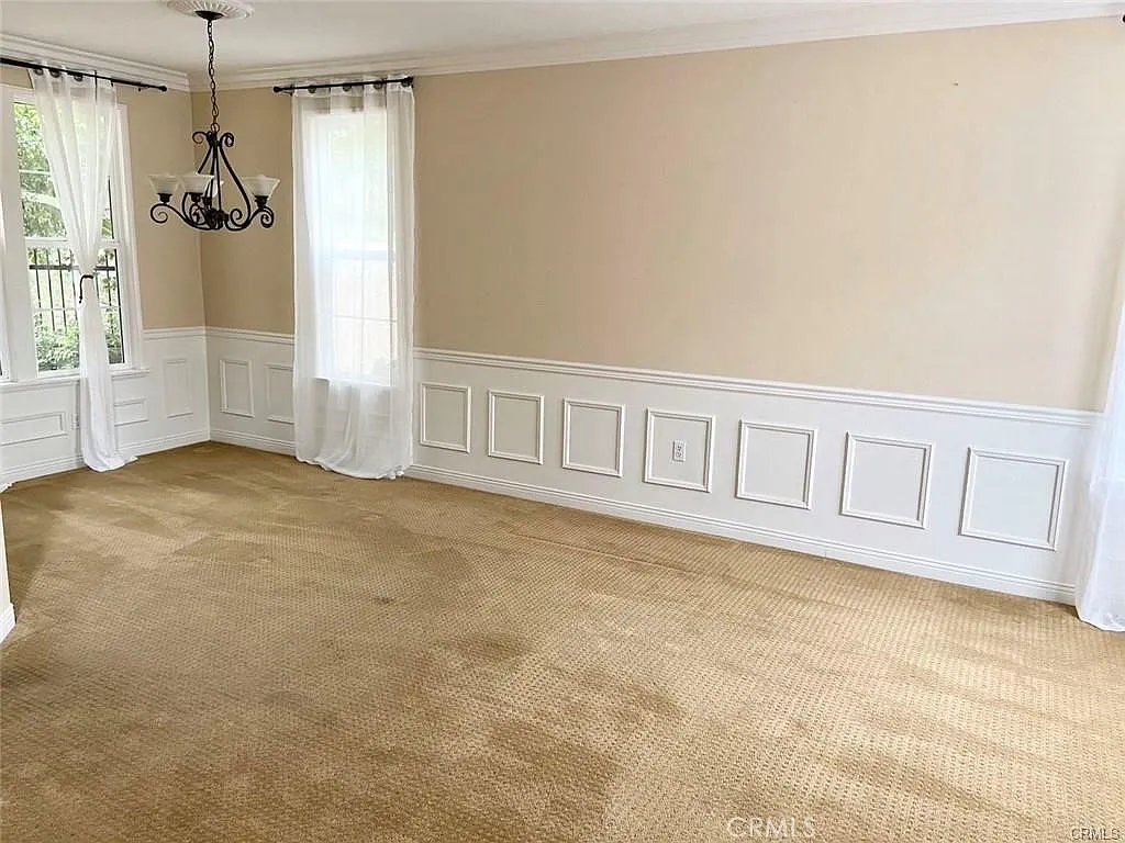 3 bed, 2.5 bath, 1930 sqft, $4,850 — Photo 2
